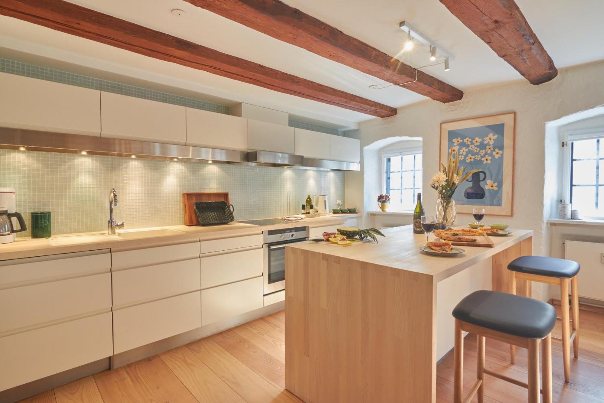 Warm 3br Loft With Exposed Beams København