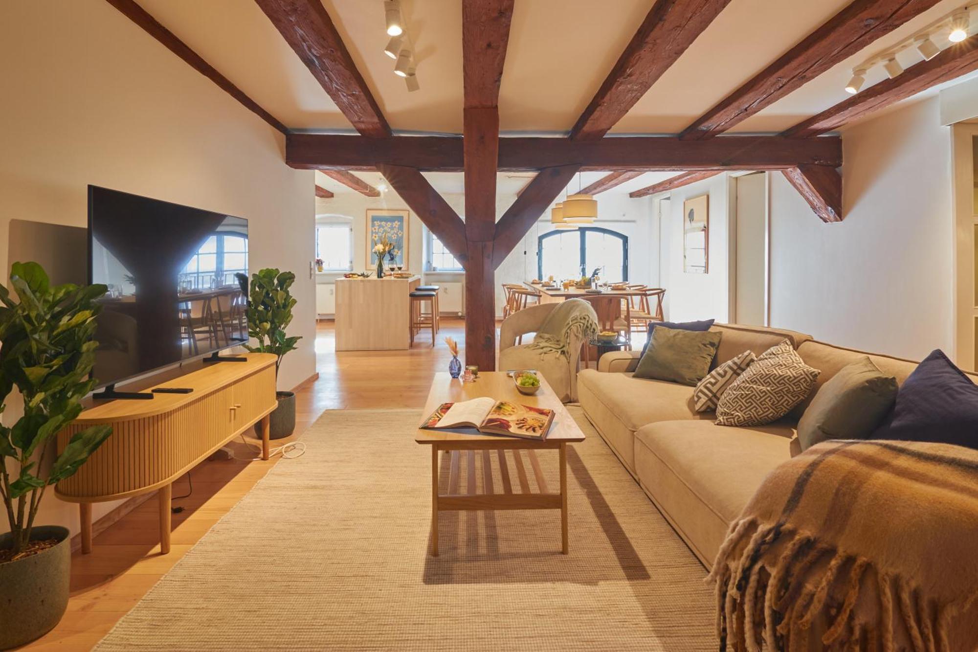 Warm 3br Loft With Exposed Beams Leilighet *
